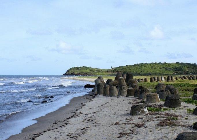 Sandee - Playa El Bluff