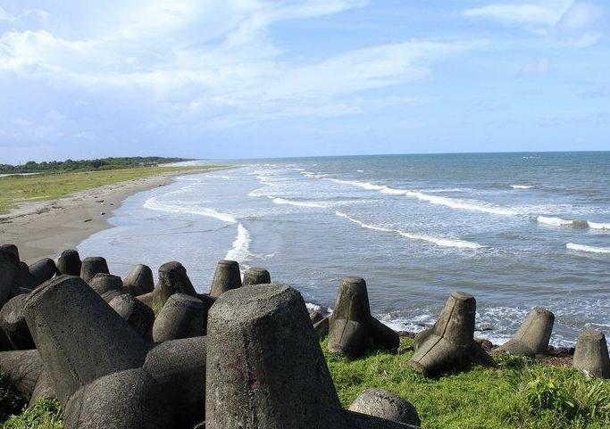 Sandee - Playa El Bluff