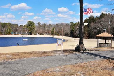 Sandee - Holiday Lake Beach