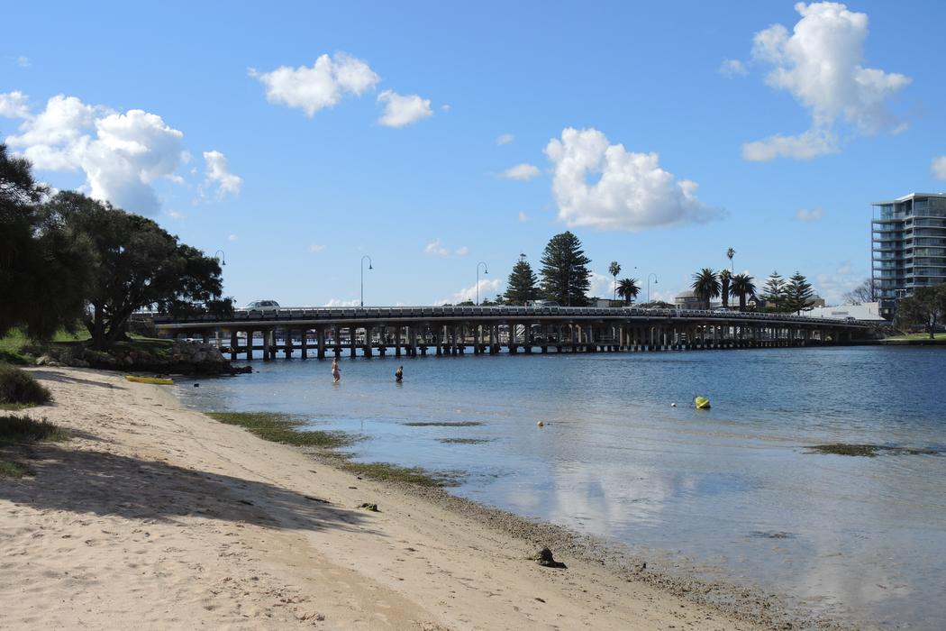 Sandee Mandurah Beach