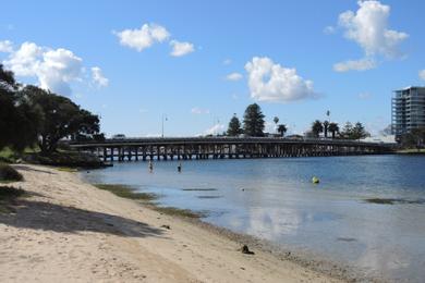 Sandee Mandurah Beach