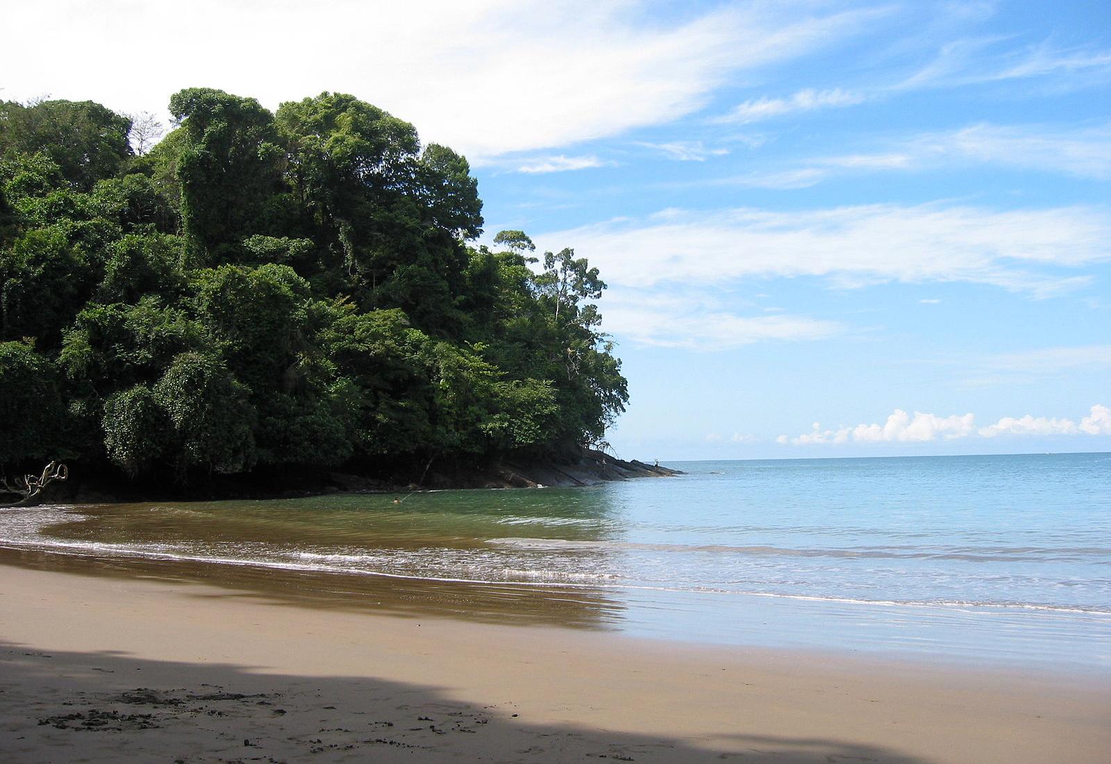 Sandee - Playa Pinuela