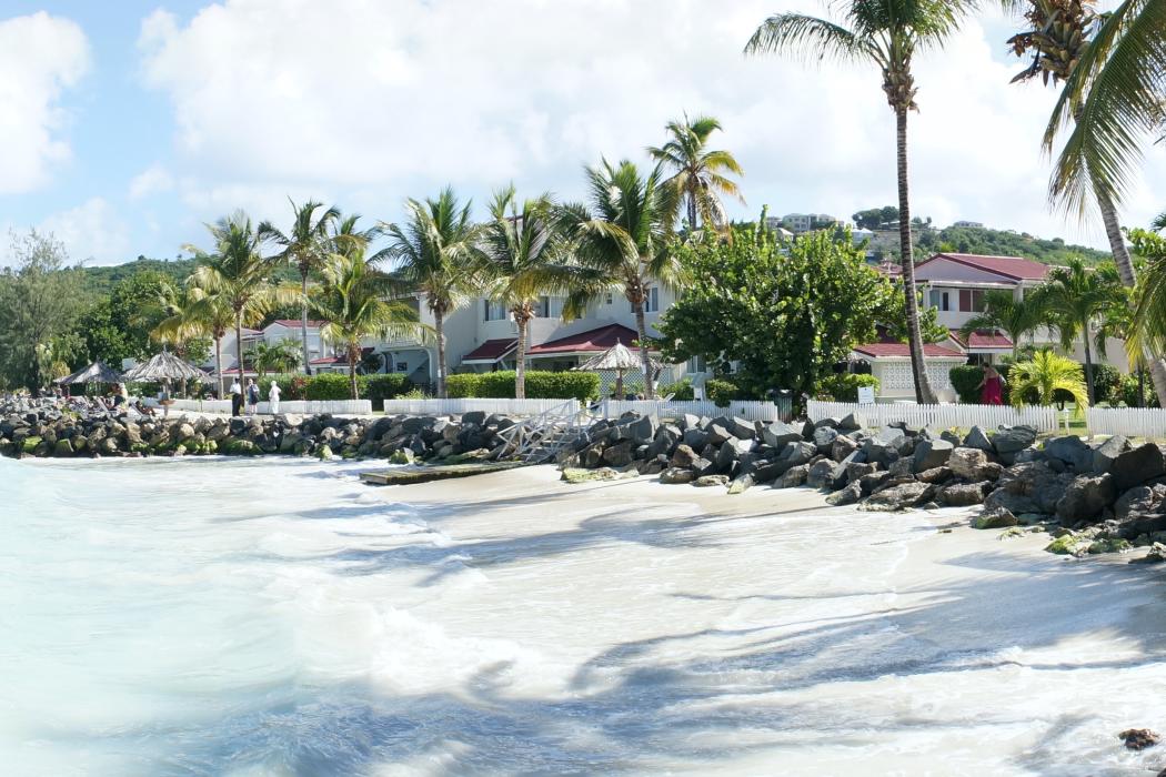 Sandee Dickenson Bay Beach
