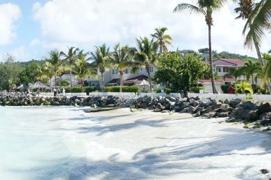 Sandee Dickenson Bay Beach