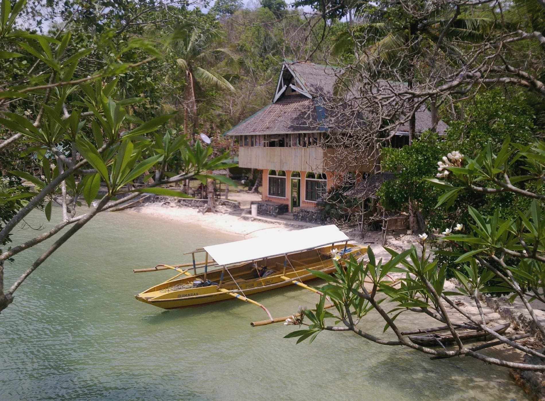 Sandee Baras Beach Resort Photo