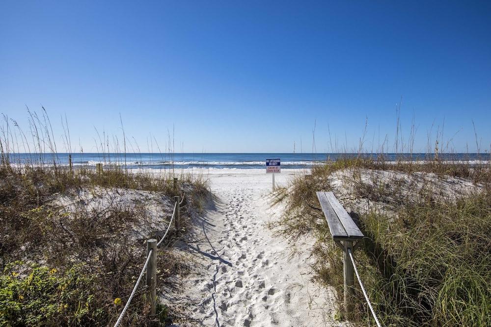 Sandee - Crescent Beach