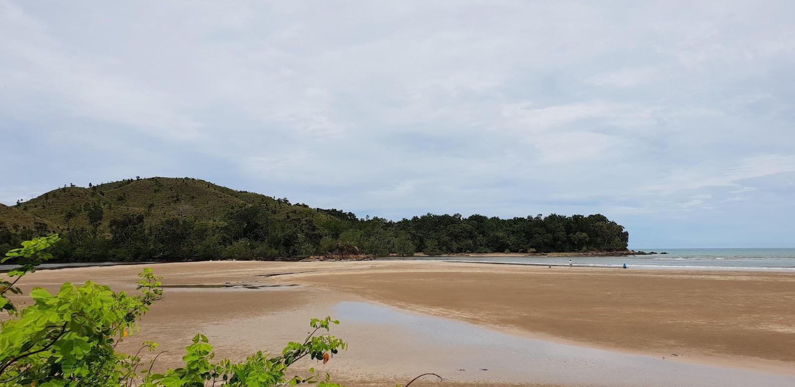 Sandee Belungei Beach Photo