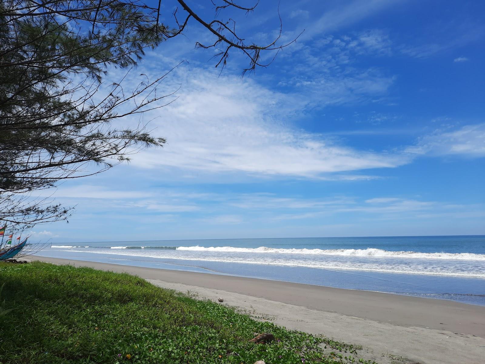 Sandee Pantai Sunur