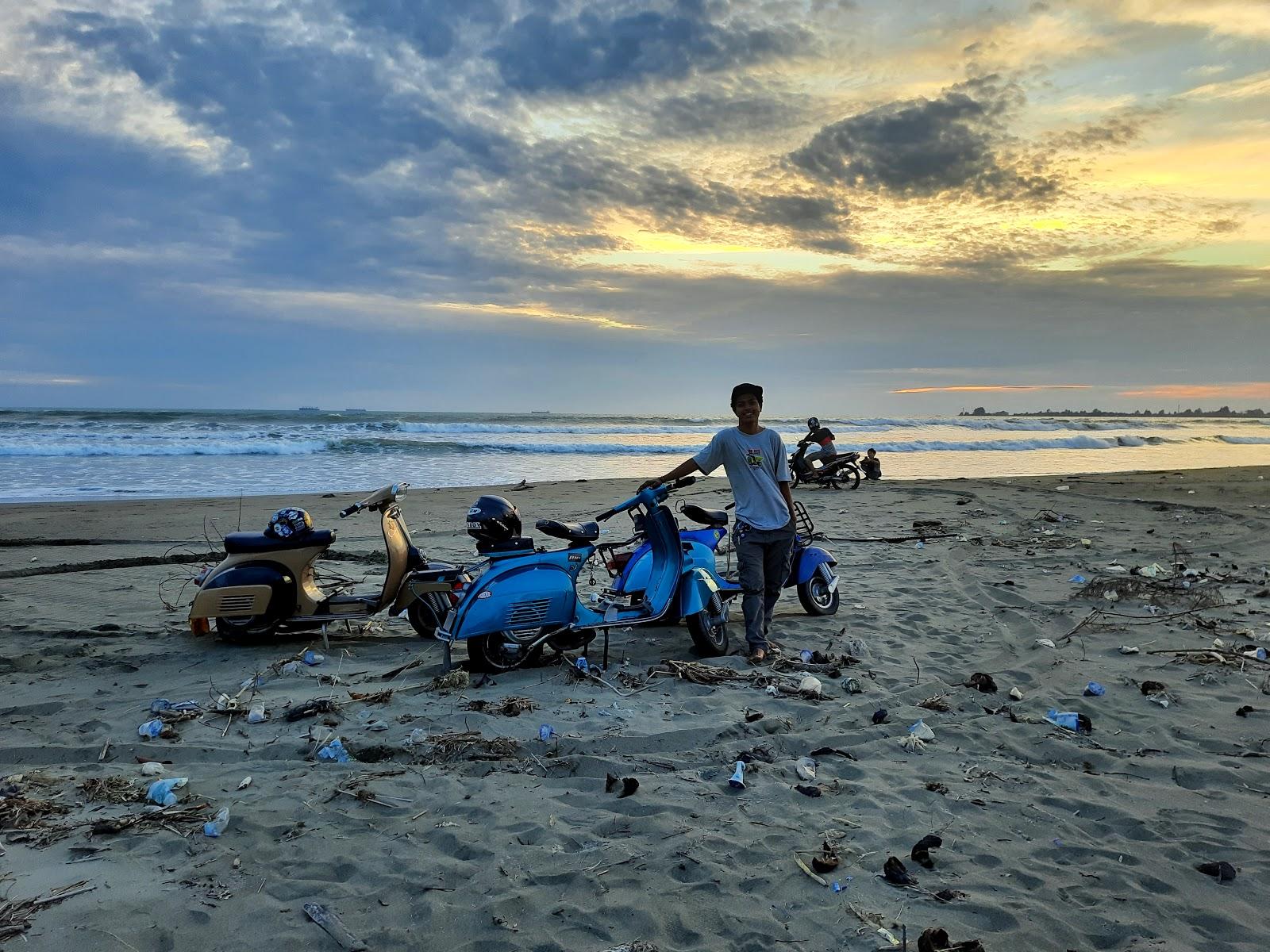 Sandee Peunaga Beach Photo