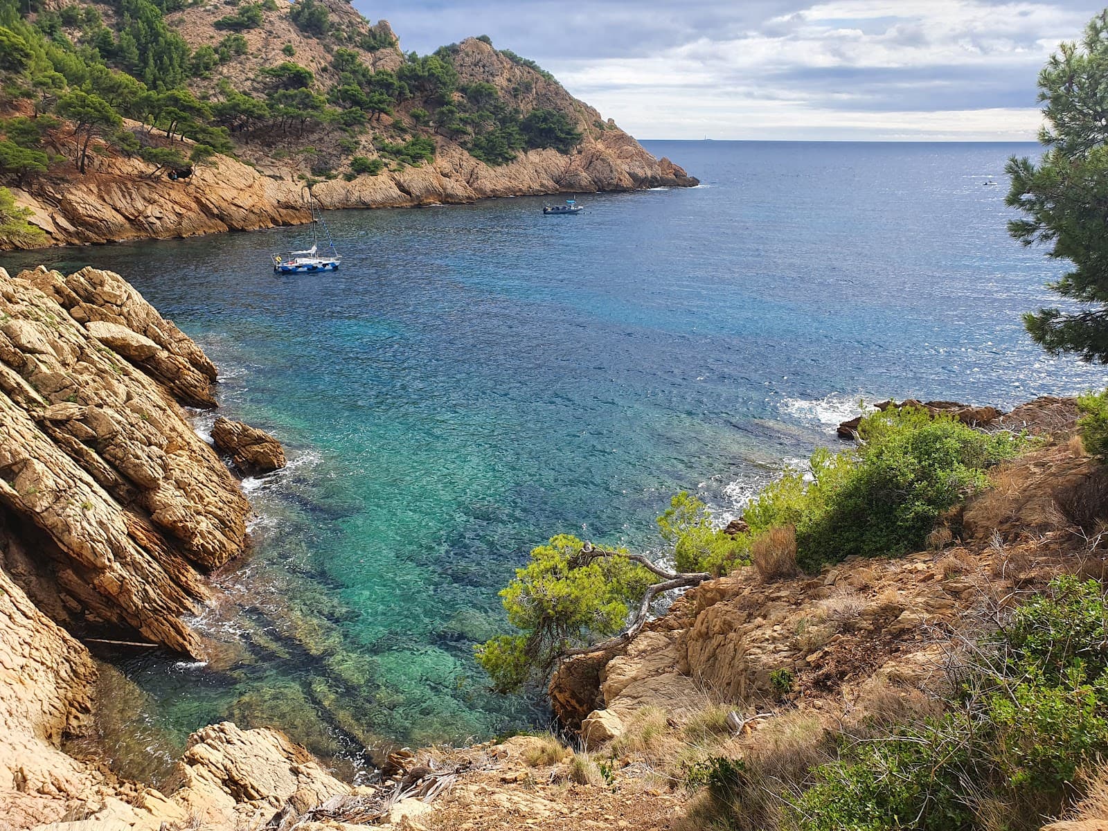 Sandee - Calanque Du Grand Mejean A Ensues-La-Redonne