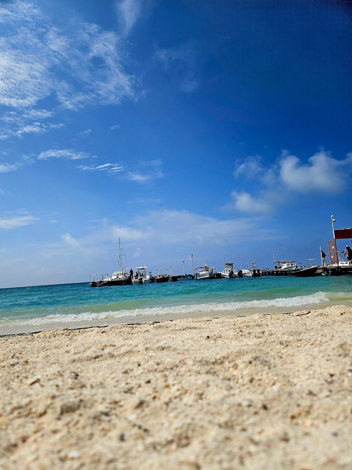 Sandee Moomba Beach