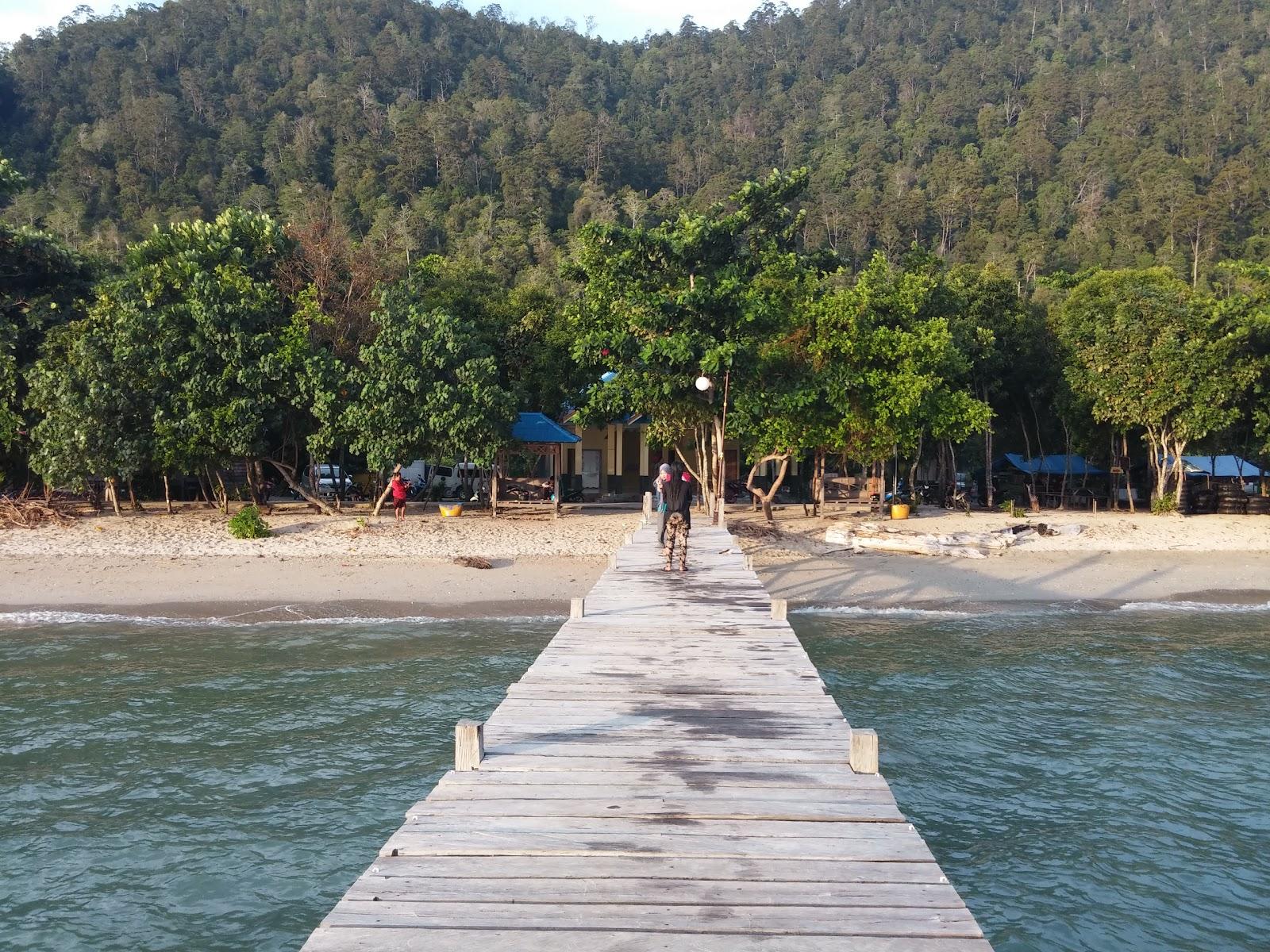 Sandee Pantai Pasir Putih Pitulua Photo