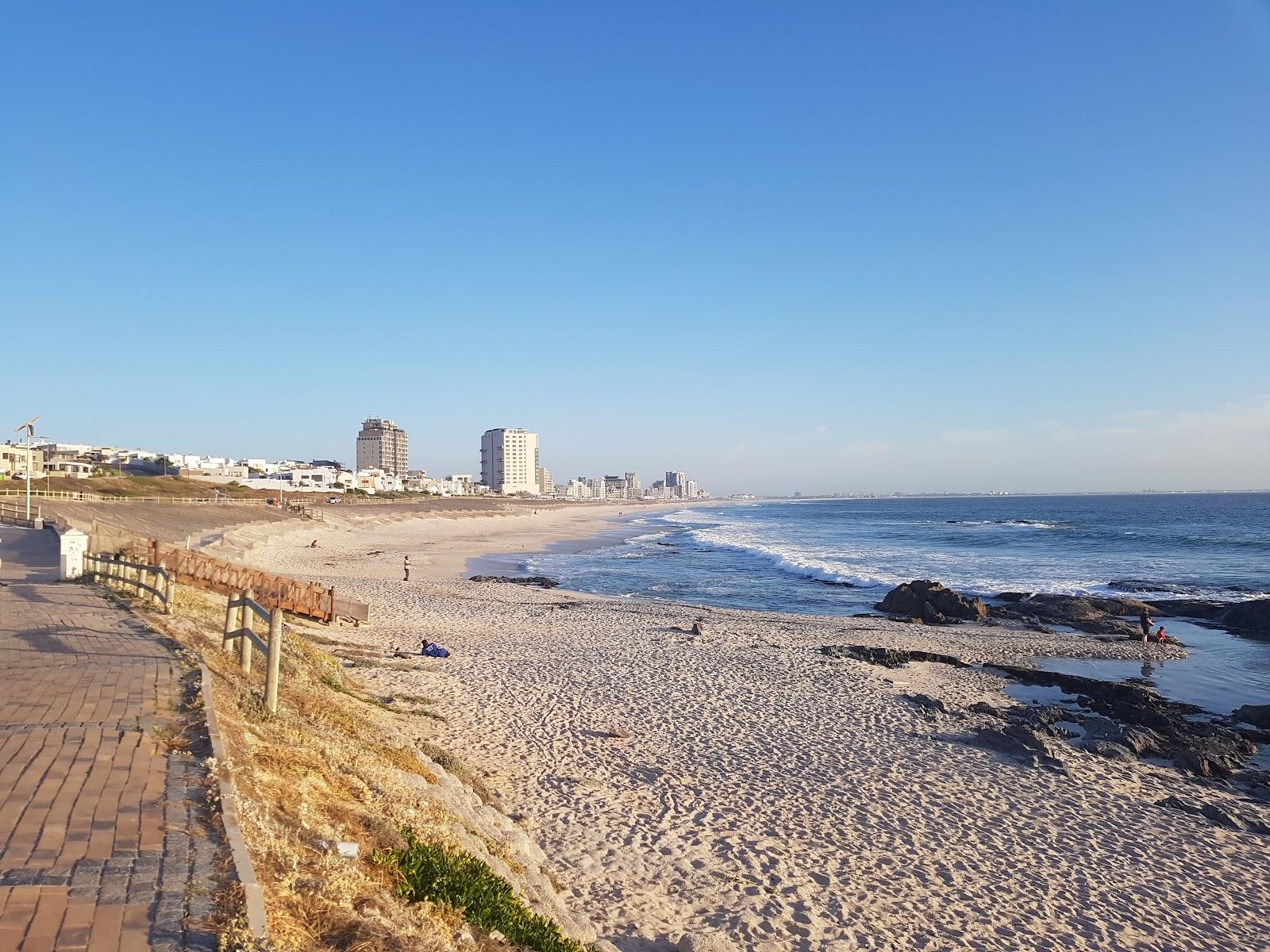 Sandee Small Bay Beach Bloubergstrand Photo