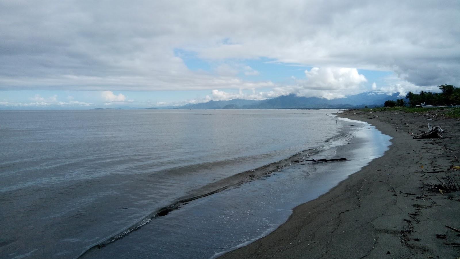 Sandee Pantai Wisata Maroneng
