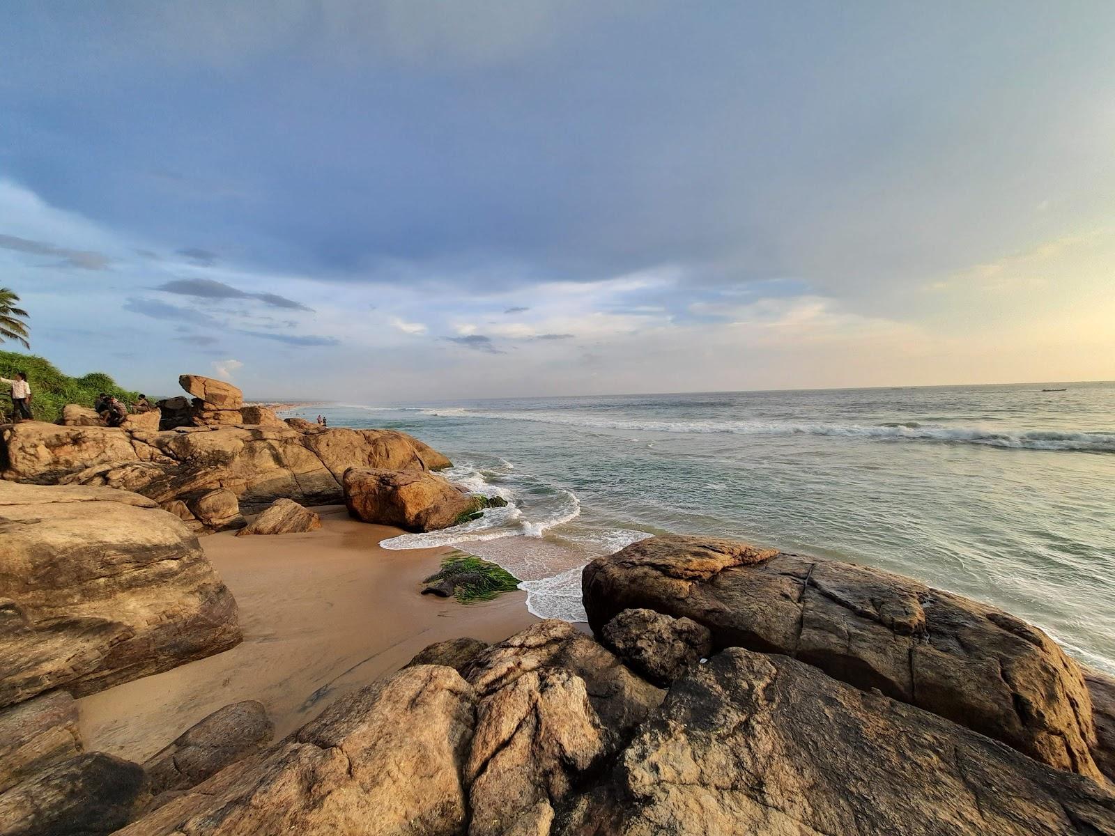 Sandee Azhimala Cliff And Beach