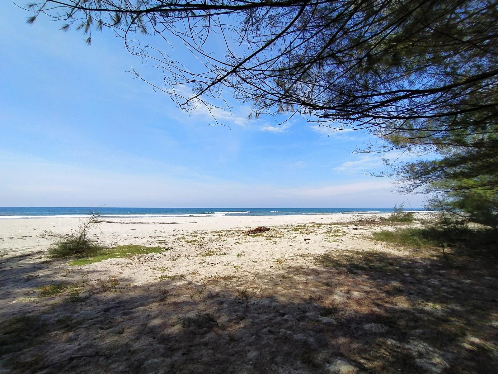 Sandee Pantai Aron Meubanja