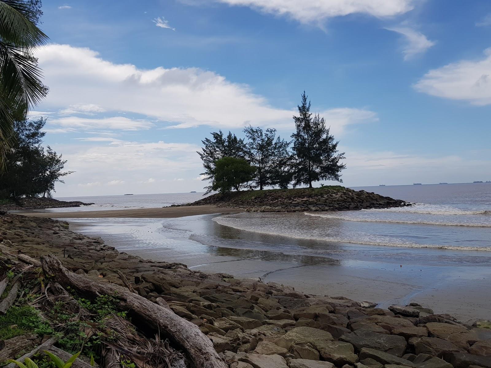 Sandee Pantai Tanjung Batu Bintulu Photo