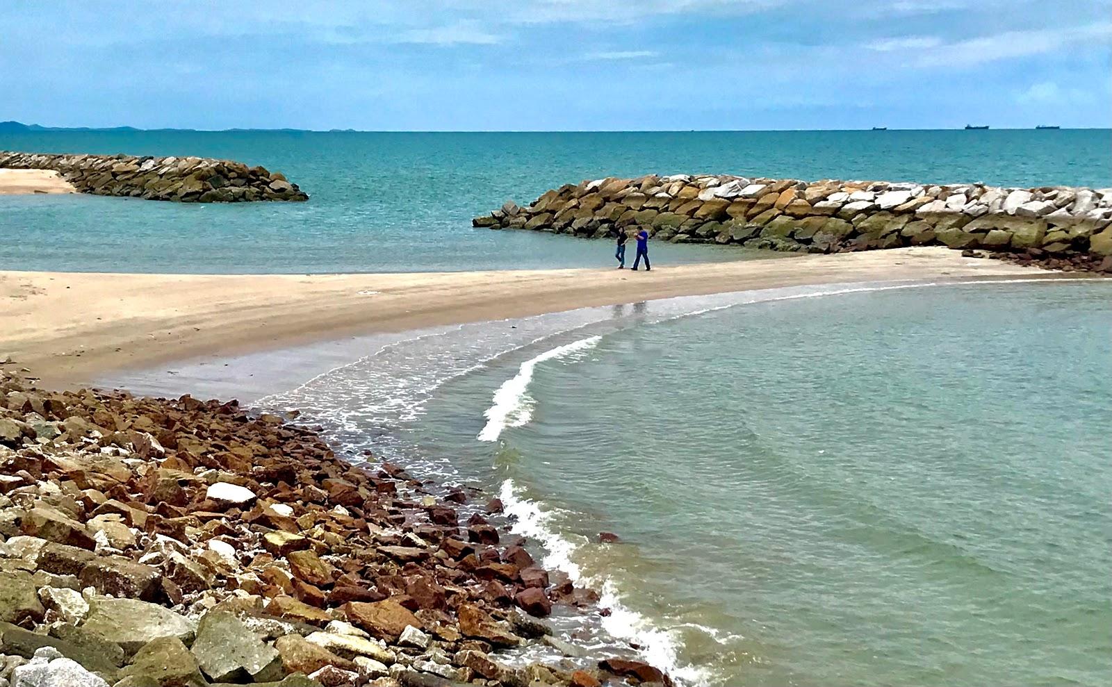 Sandee Pmy Beach