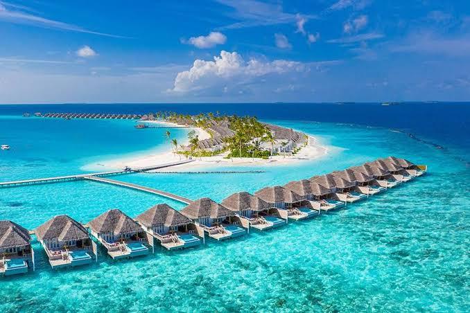 Sandee Meedhoo Island