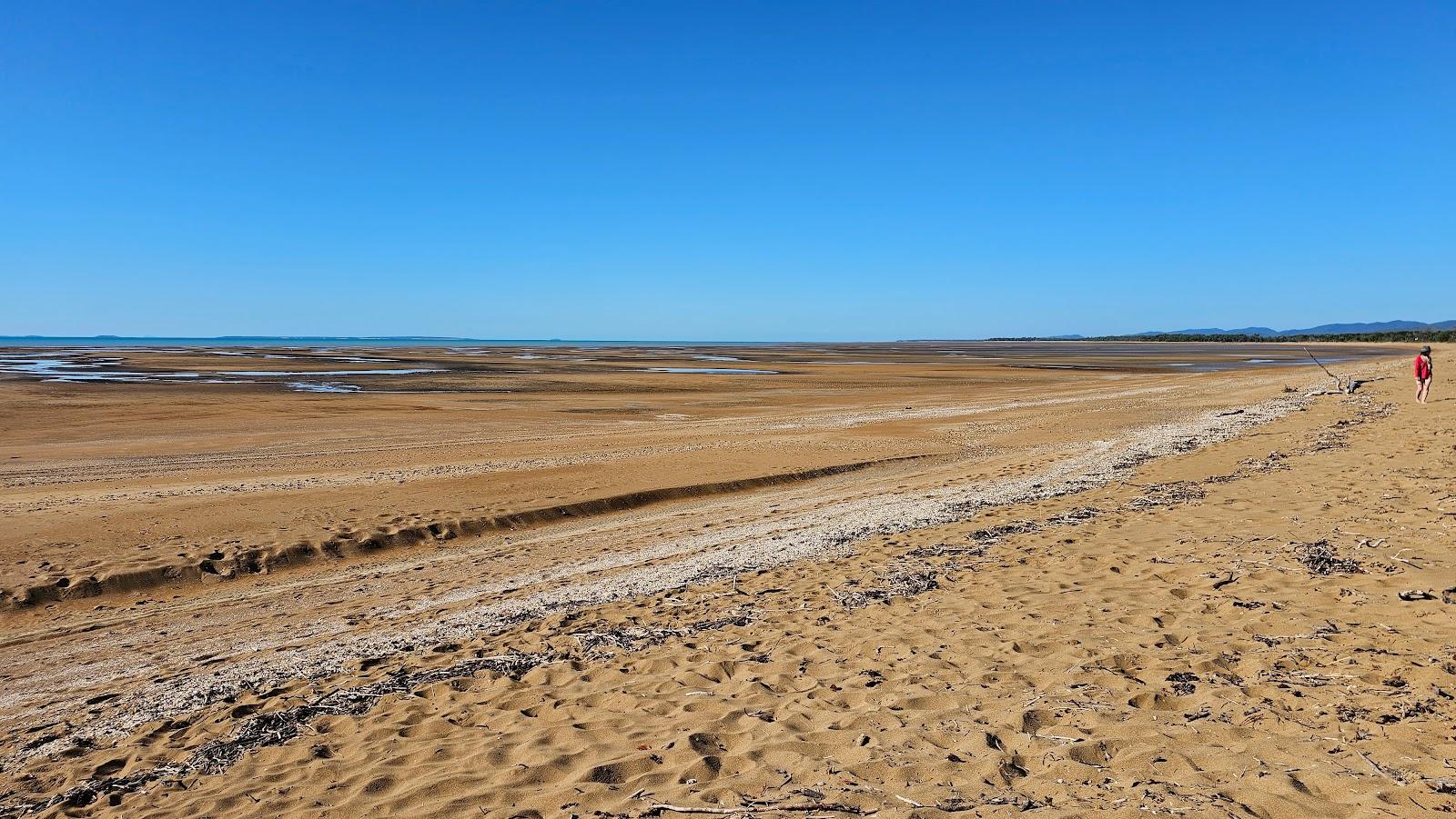 Sandee Carmila Beach