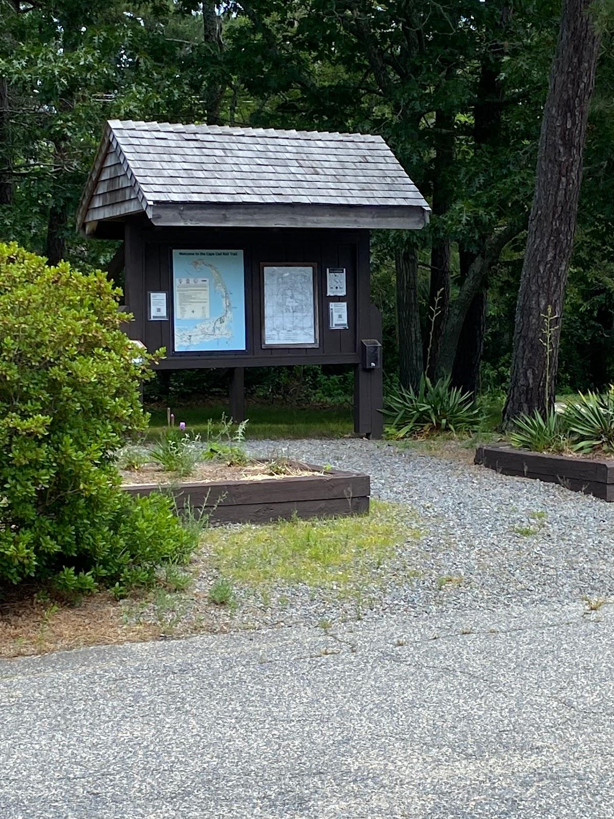 Sandee Cliff Pond Beach