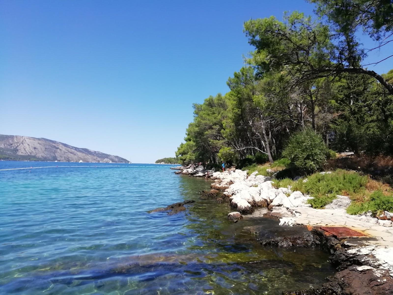 Sandee Beach Stari Grad Photo