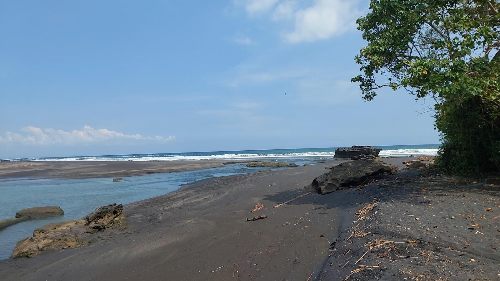 Sandee Narambai Big Beach Photo