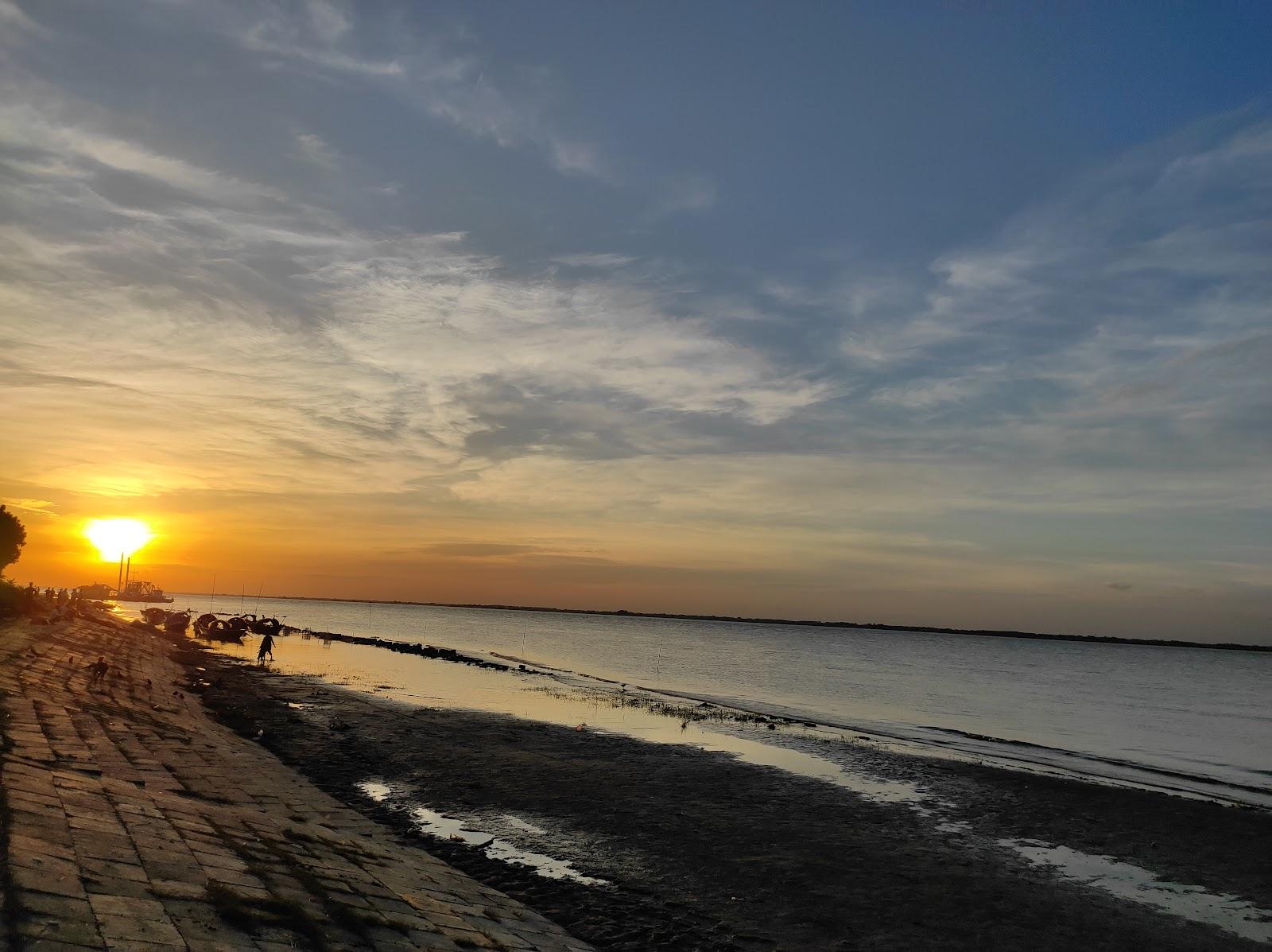 Sandee Uk Beach Photo