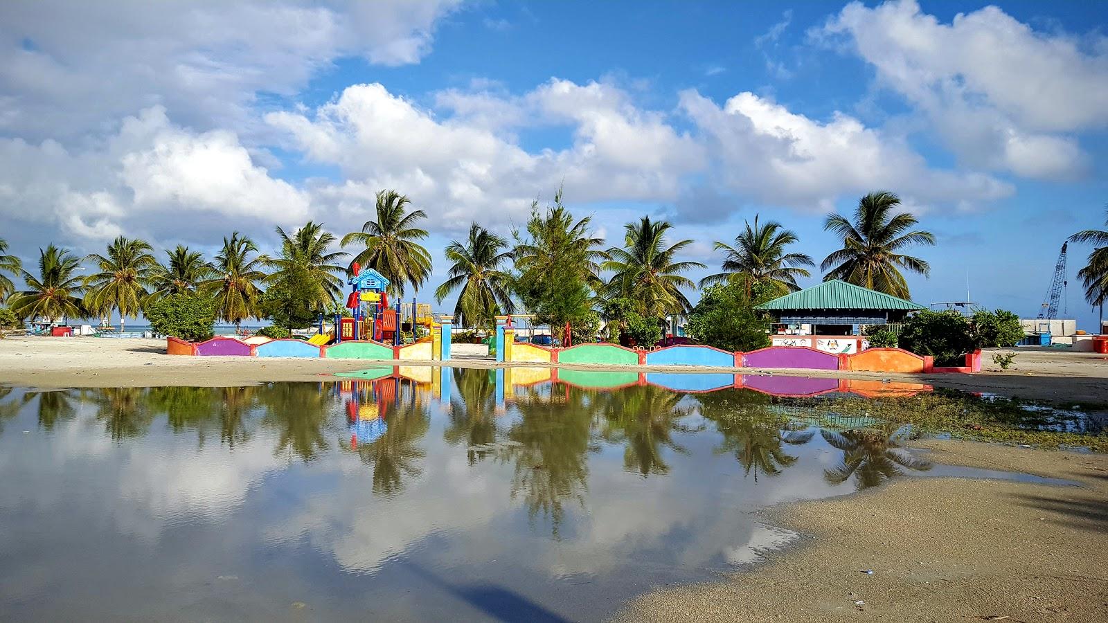 Sandee Olhahali Island