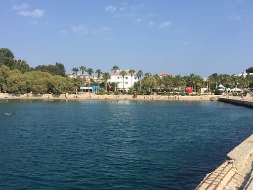 Sandee - Hastane Alti Plaji
