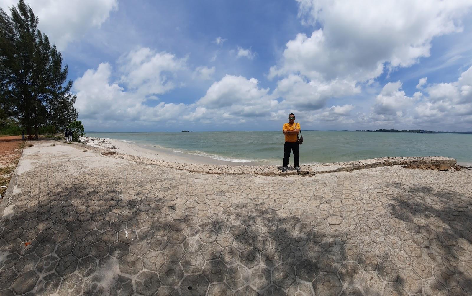 Sandee Pantai Tanjung Rhu  Bakit