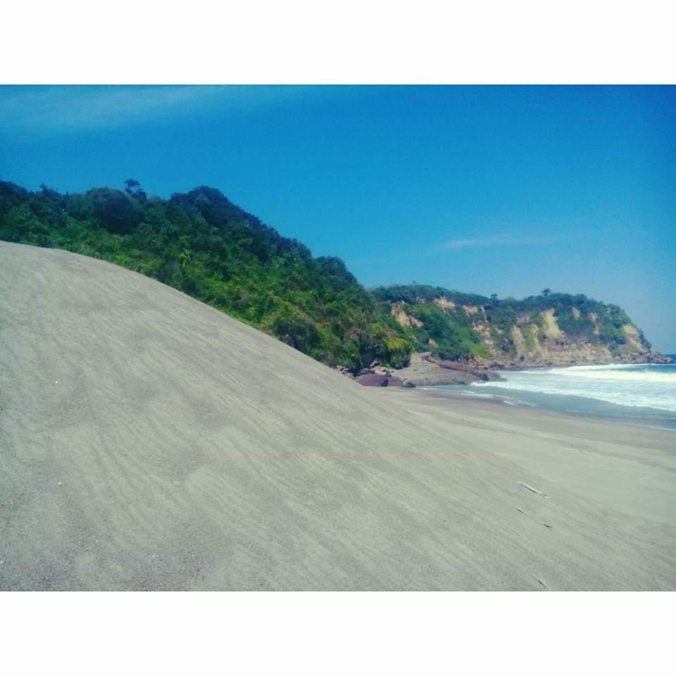 Sandee Pantai Tory