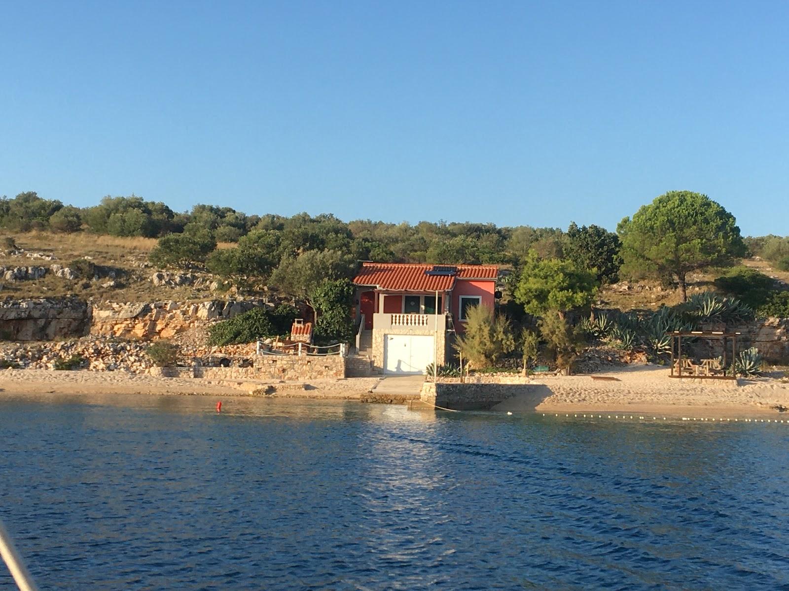 Sandee Lavadra Beach