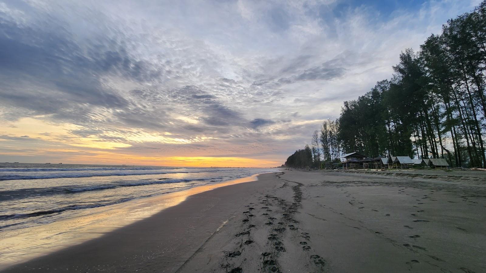 Sandee Lhok Raja Beach