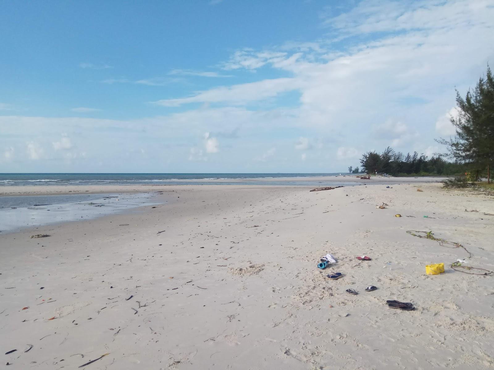 Sandee Shirgoan Beach
