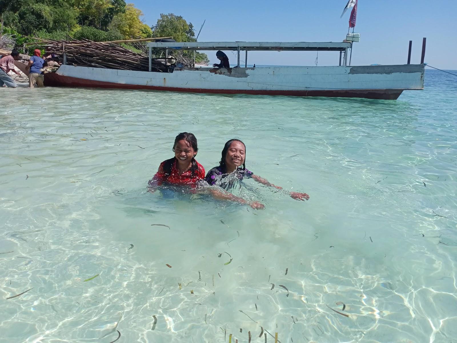 Sandee Pantai Toroloji
