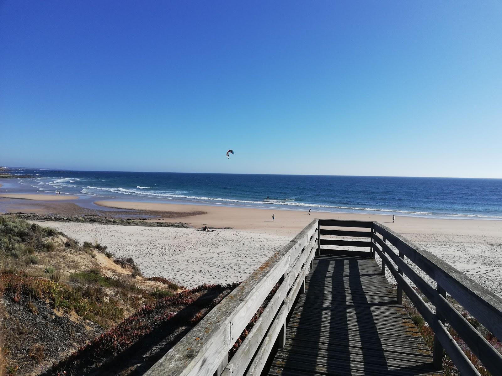 Sandee - Praia De Vale Figueiros