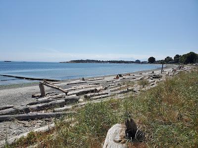 Sandee - Oak Bay