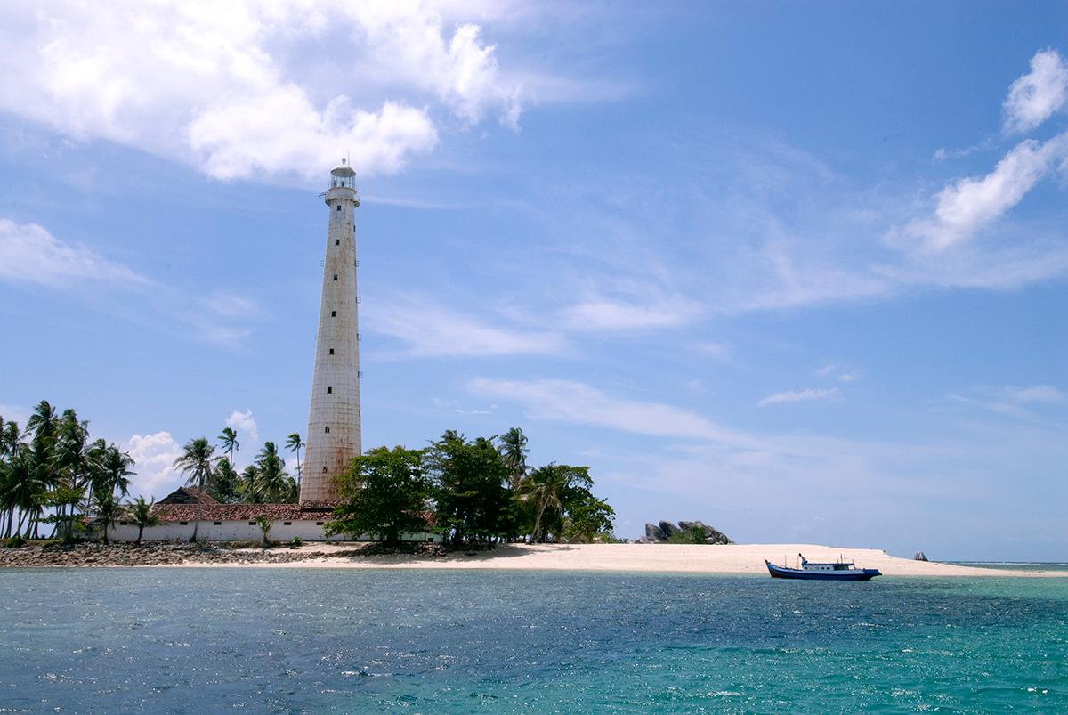 Sandee Lengkuas Island Beach Photo