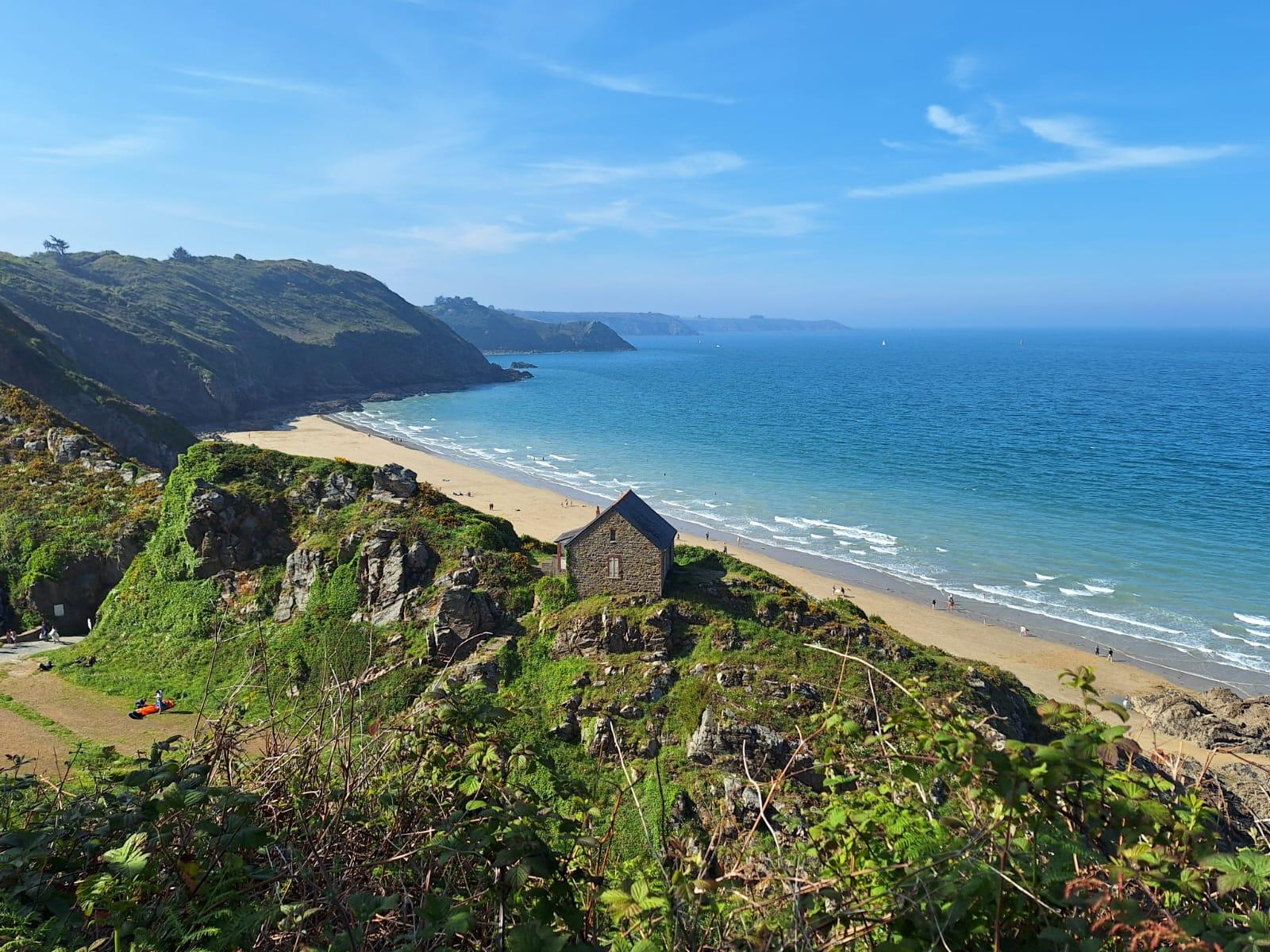 Sandee Plage De Beg Hastel Photo