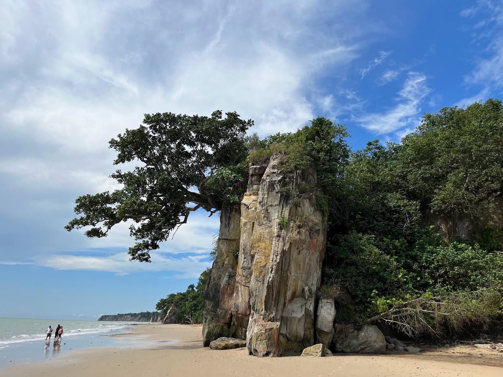 Sandee Peliau Beach