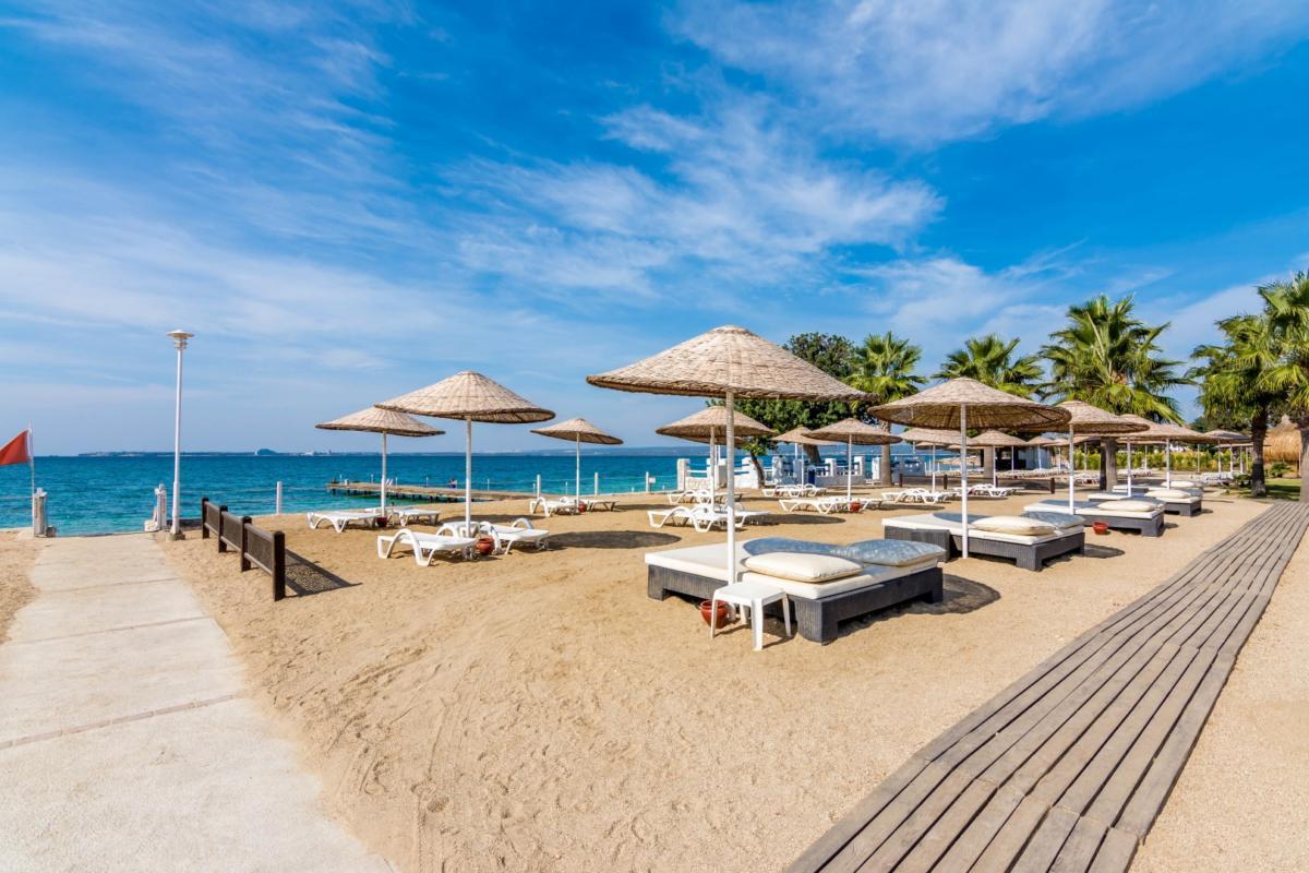 Sandee Apollonium Evleri Beach