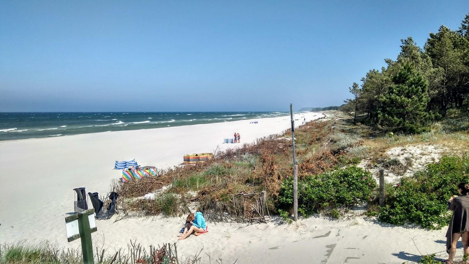 Sandee Karwia Beach