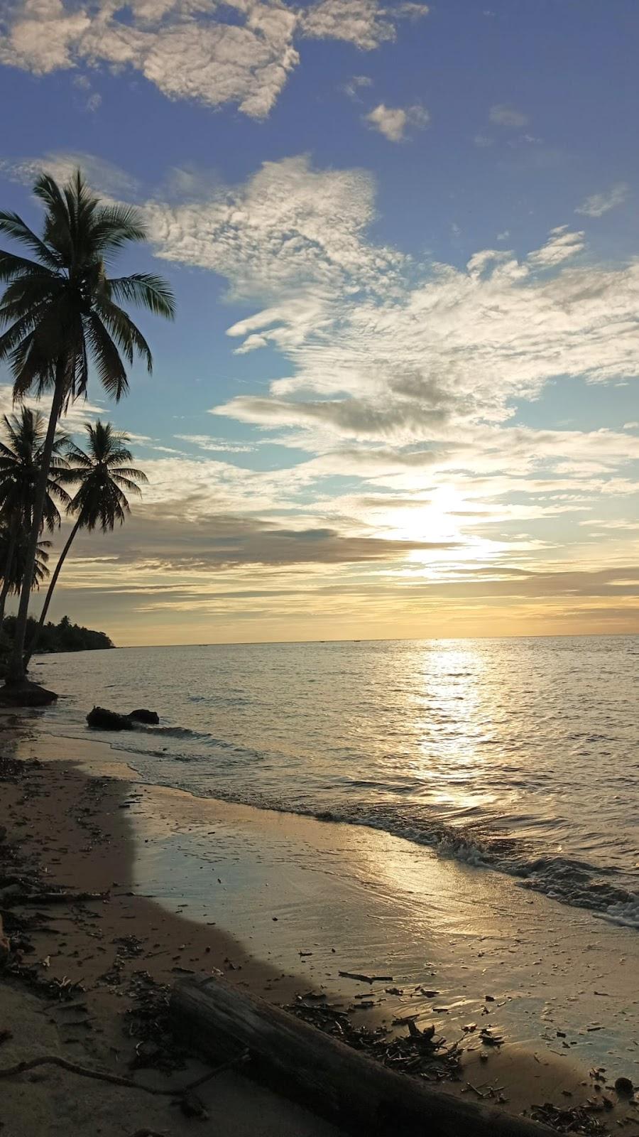Sandee Pantai Lumu Mamuju Tengah