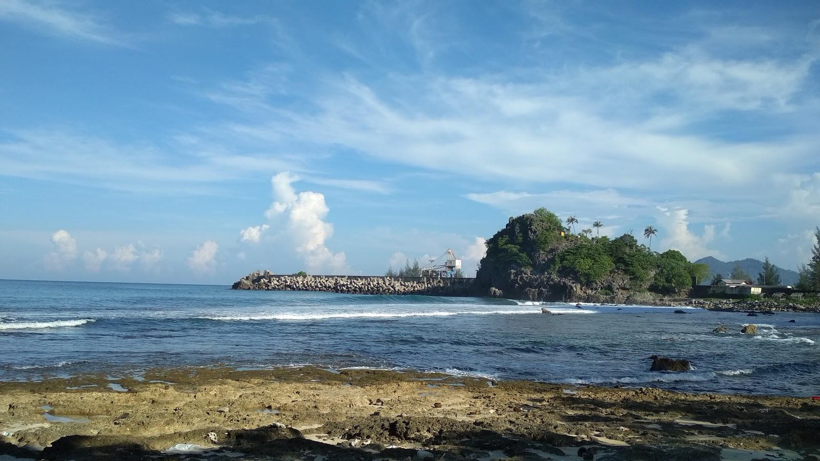 Sandee Lhok Geudong Beach Photo