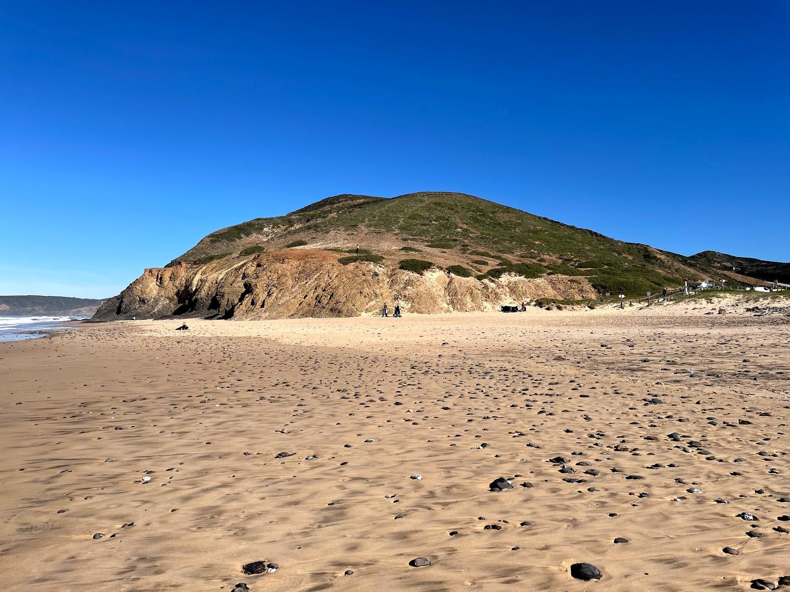 Sandee - Praia De Vale Figueiras