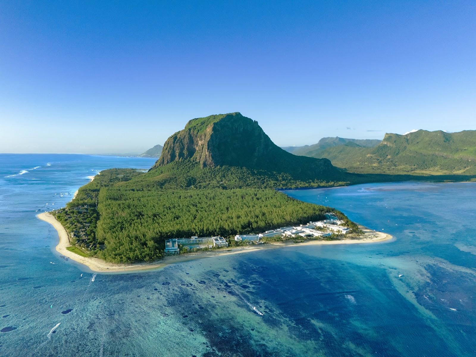 Sandee Hotel Riu Le Morne And Hotel Riu Creole Beach