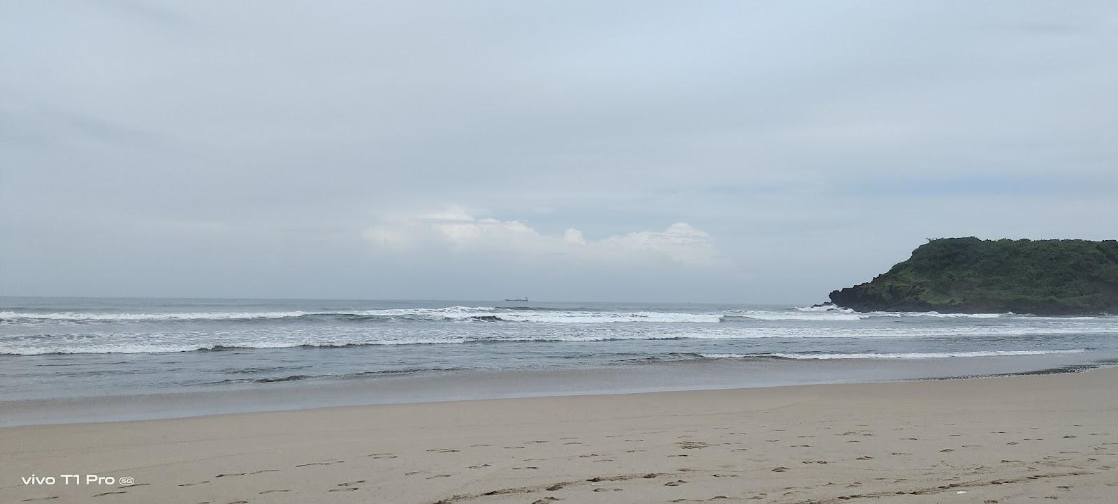 Sandee Ganeshgule Beach