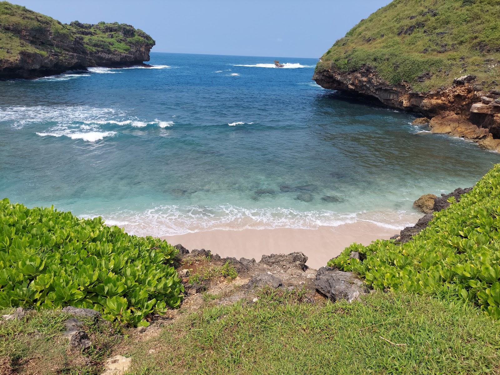 Sandee Pantai Srau