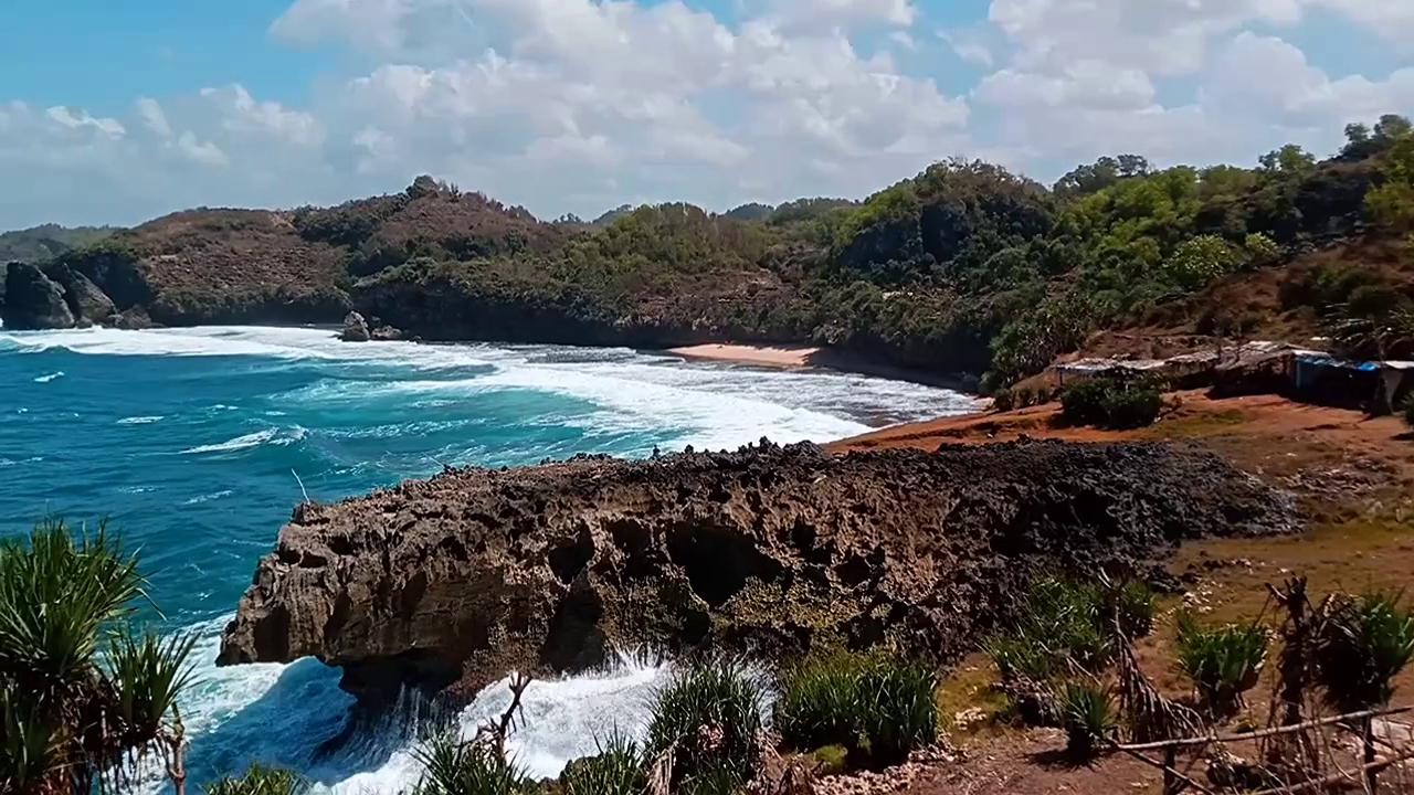 Sandee Vellapatti Beach